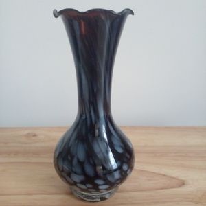 6 inch black and white glass art vase
